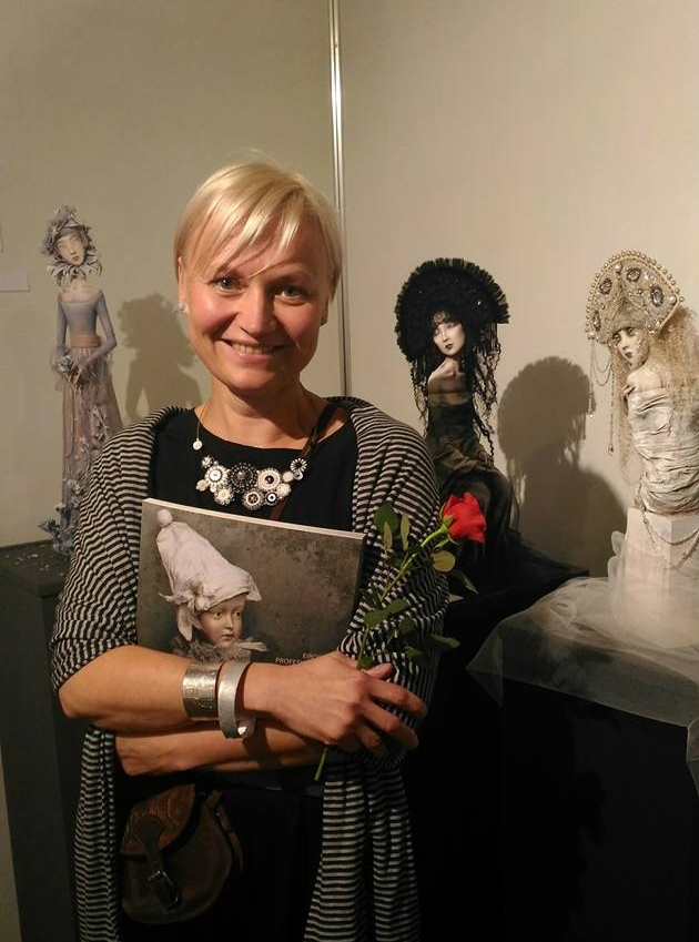 Anna Zueva - artist and doll maker